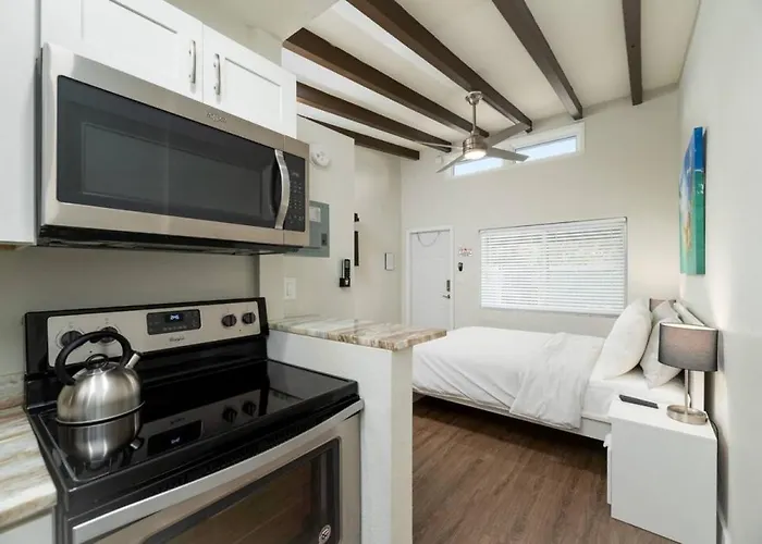 The Hideaway At Lake Ridge 2